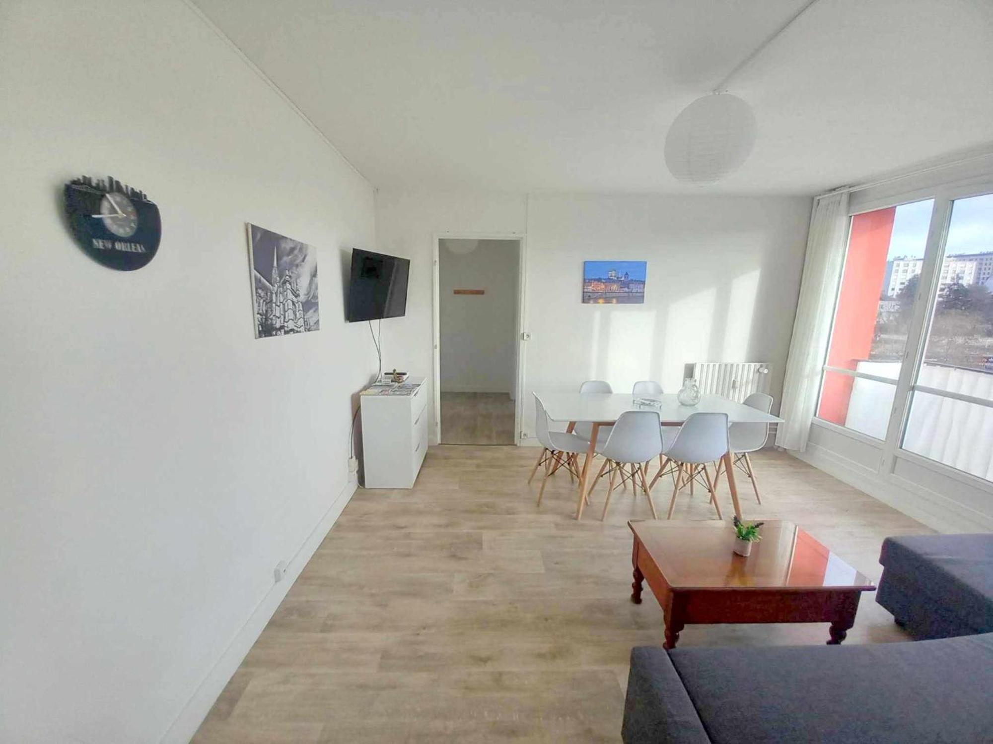 Appartement T3 57M2 Avec Balcon Proche Gare Sncf, Wifi Et Cafe Et The Offerts à Orléans Extérieur photo